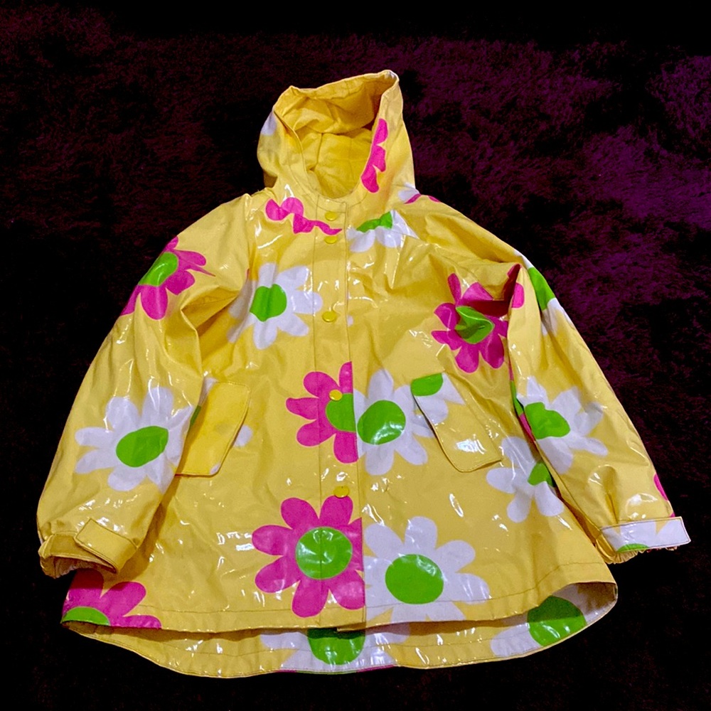 A raincoat for when it is raining and u don’t wanna use an umbrella